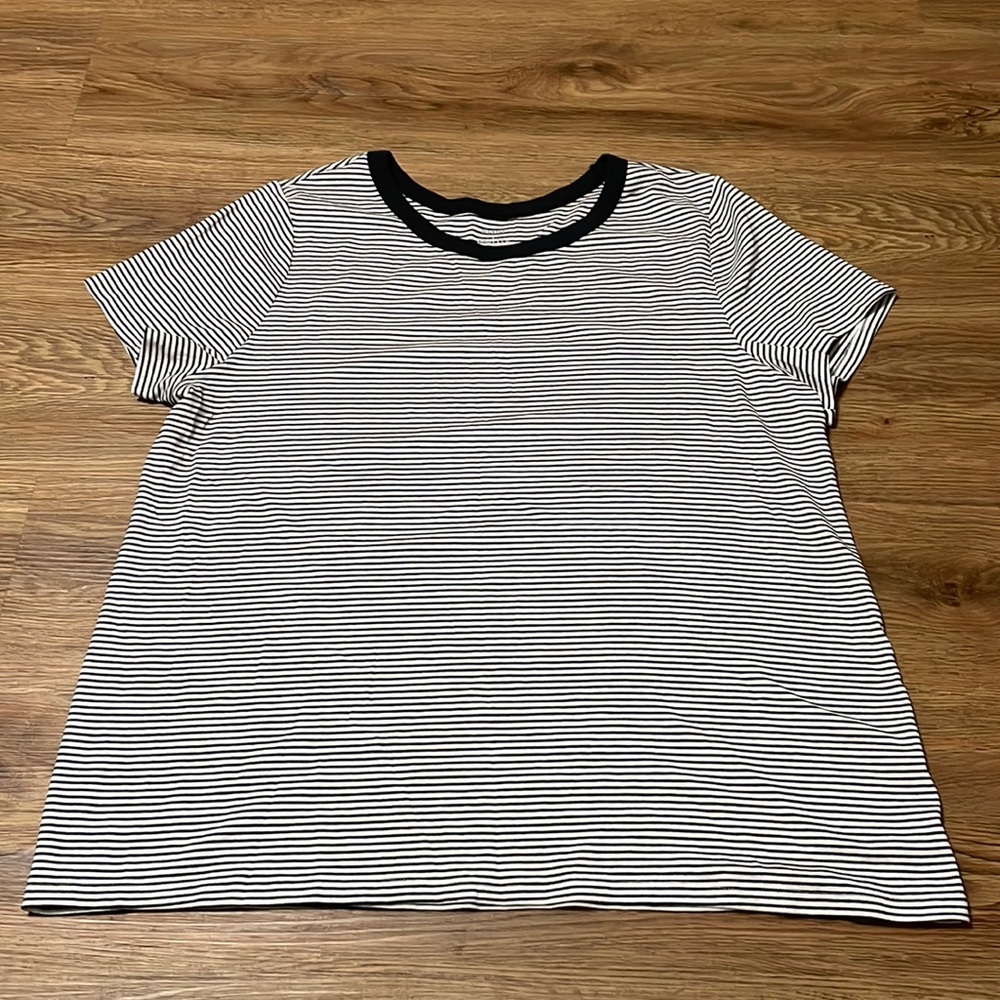 3/$20 black and white striped shirt 🤍🖤